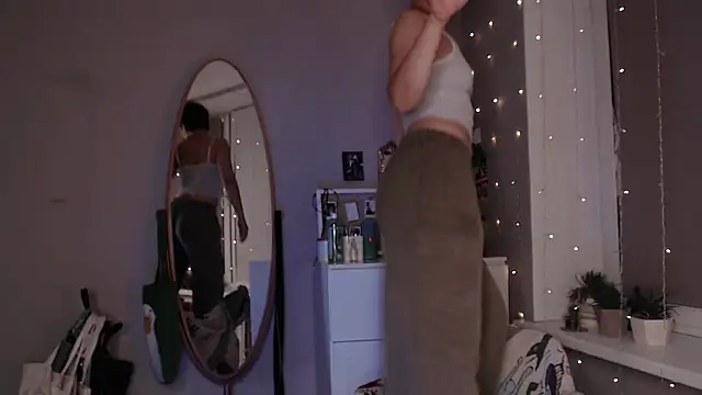 YourHotExSAndra online show from 10.14.25