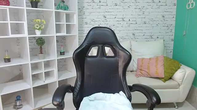 hannahjackson  online show from 10.13.25