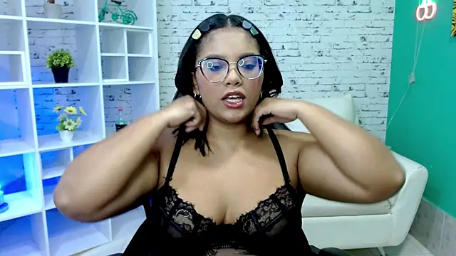 hannahjackson  online show from 11.11.25