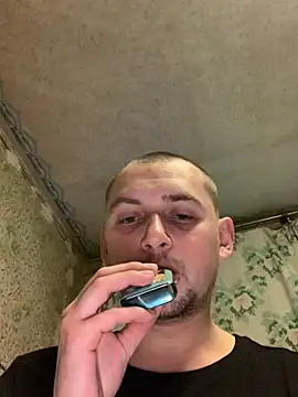 Snapshot of mrvons chatting on 12.02.25 mrvons online show from 12.02.25