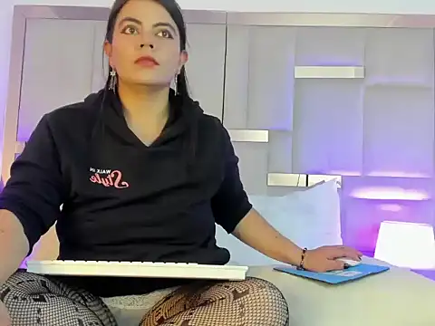 DayanaNaughty online show from 10.24.25