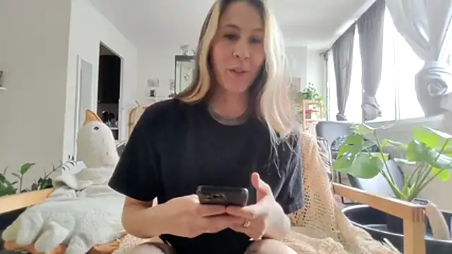 Inked Snow Muse online show from 11.17.25