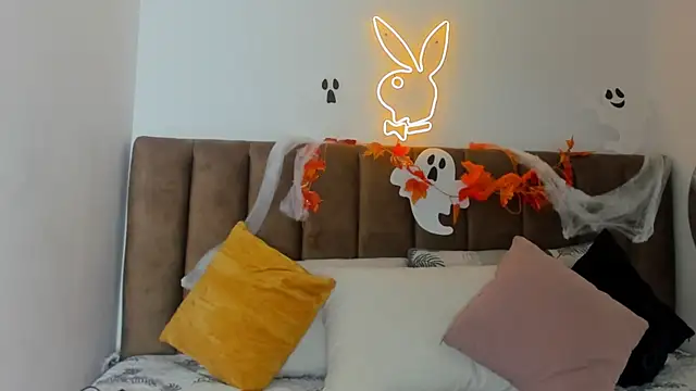 Amara18   online show from 10.21.25