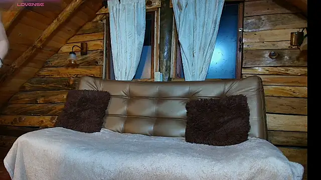 Snapshot of Nordikandclem_ chatting on 11.18.25 Nordikandclem online show from 11.18.25