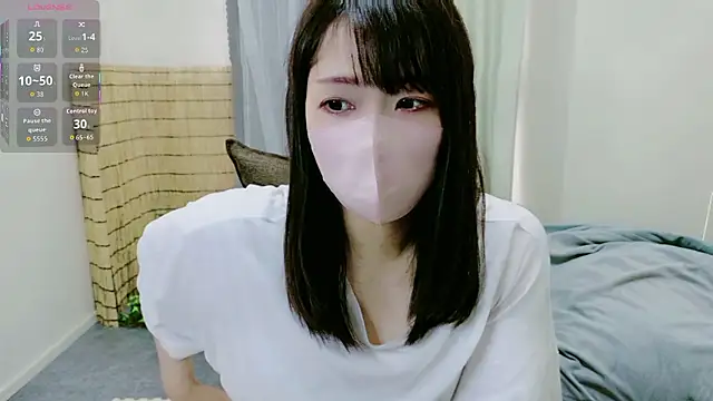 Natsumi-chan online show from 10.13.25