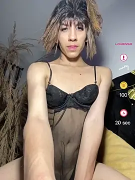 SiaraRealist online show from 05.11.26