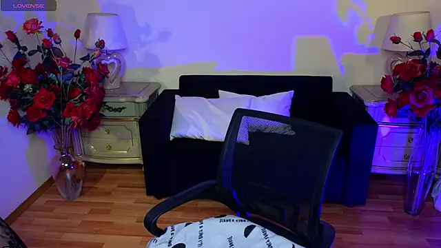 Viola Rayden online show from 11.21.25