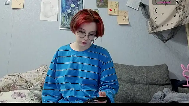 Snapshot of RubiReynnn chatting on 10.11.25 RubiReynnn online show from 10.11.25