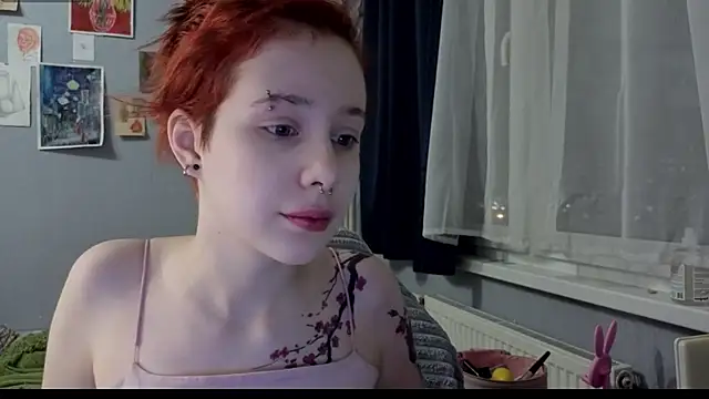 Snapshot of RubiReynnn chatting on 10.19.25 RubiReynnn online show from 10.19.25