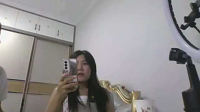 Snapshot of Fbbyyyyyy chatting on 10.17.25 Fbbyyyyyy online show from 10.17.25