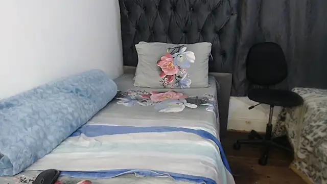 Lacey76 online show from 11.21.25