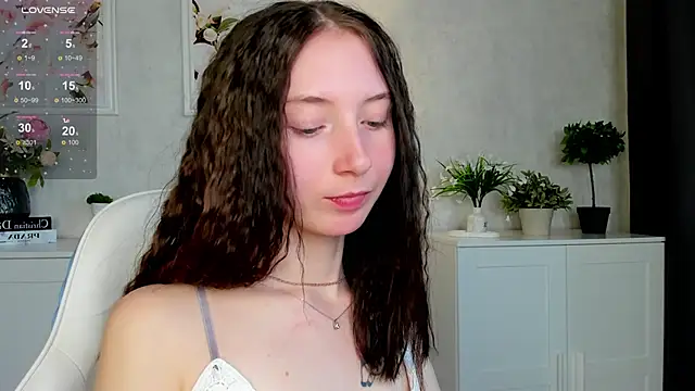 Snapshot of try_love_ chatting on 10.18.25 try love online show from 10.18.25