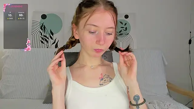 Snapshot of try_love_ chatting on 11.12.25 try love online show from 11.12.25