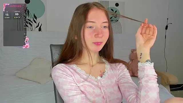 Snapshot of try_love_ chatting on 11.21.25 try love online show from 11.21.25