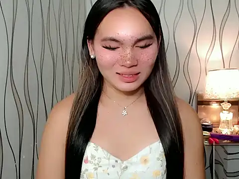 Snapshot of asian_queen69 chatting on 10.07.25 asian queen69 online show from 10.07.25
