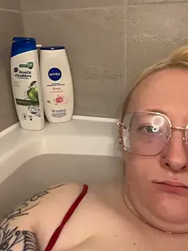 Snapshot of SashaMaexox chatting on 11.06.25 SashaMaexox online show from 11.06.25