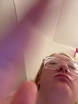 Snapshot of SashaMaexox chatting on 12.03.25 SashaMaexox online show from 12.03.25