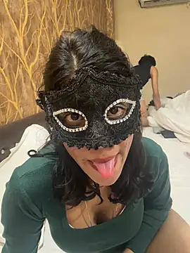 Lovebirdss online show from 02.24.26