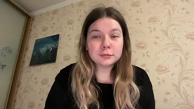 Snapshot of Crave_Elise chatting on 10.16.25 Crave Elise online show from 10.16.25