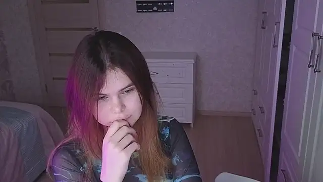 EricaThompson online show from 10.30.25