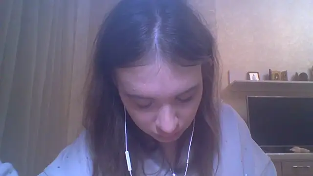 Snapshot of CeyaLier chatting on 10.14.25 CeyaLier online show from 10.14.25