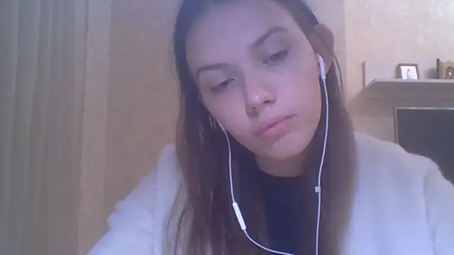 Snapshot of CeyaLier chatting on 10.16.25 CeyaLier online show from 10.16.25