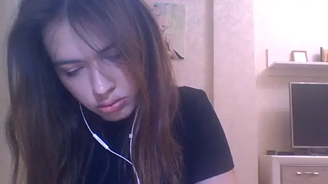 Snapshot of CeyaLier chatting on 10.17.25 CeyaLier online show from 10.17.25