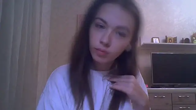 Snapshot of CeyaLier chatting on 10.23.25 CeyaLier online show from 10.23.25