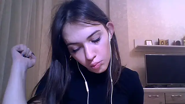 Snapshot of CeyaLier chatting on 11.11.25 CeyaLier online show from 11.11.25