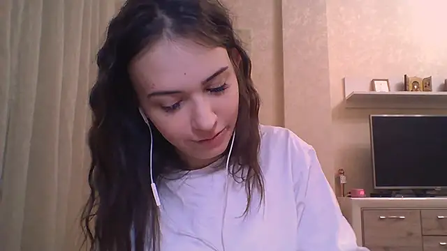 Snapshot of CeyaLier chatting on 11.21.25 CeyaLier online show from 11.21.25