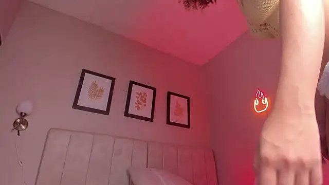 Snapshot of _alison_c chatting on 11.19.25 alison c online show from 11.19.25