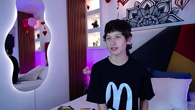 Emo Boy  online show from 02.17.26