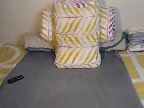 Tillah87 online show from 10.21.25