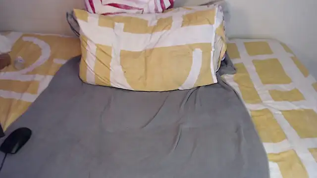 Tillah87 online show from 10.26.25