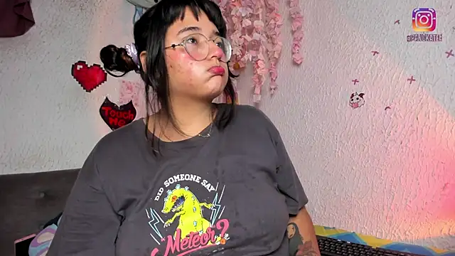 Emilycollei online show from 04.07.26