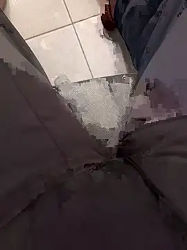 Snapshot of oralin chatting on 10.21.25 oralin online show from 10.21.25