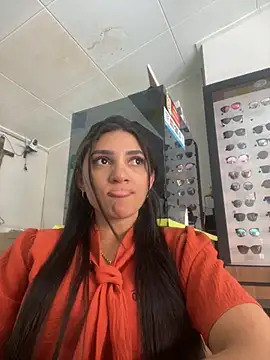 Snapshot of oralin chatting on 11.11.25 oralin online show from 11.11.25