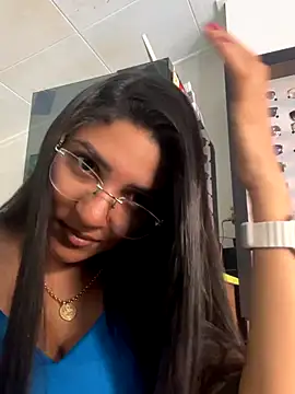 Snapshot of oralin chatting on 11.14.25 oralin online show from 11.14.25