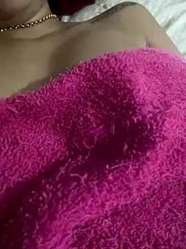 Snapshot of oralin chatting on 11.16.25 oralin online show from 11.16.25