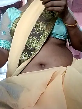 Snapshot of Sexy_Riya_Bhabhi chatting on 10.08.25 Sexy Riya Bhabhi online show from 10.08.25