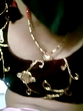 Snapshot of Sexy_Riya_Bhabhi chatting on 10.13.25 Sexy Riya Bhabhi online show from 10.13.25