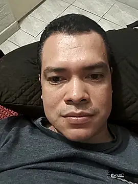 Snapshot of LuigiV2025 chatting on 11.25.25 LuigiV2025 online show from 11.25.25