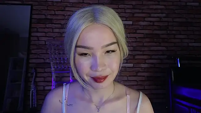 Snapshot of saya_li1 chatting on 11.10.25 saya li1 online show from 11.10.25