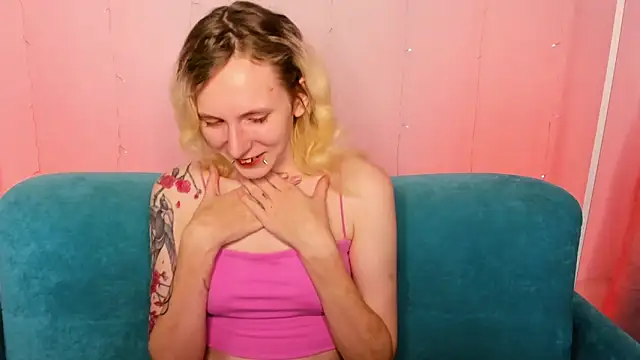 LikiLips online show from 12.16.25