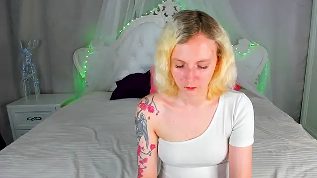 LikiLips online show from 06.25.26