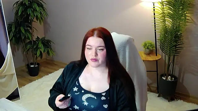 IvorySnowW online show from 11.04.25