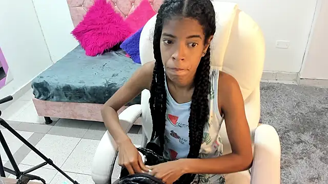 thianahorny online show from 11.28.25