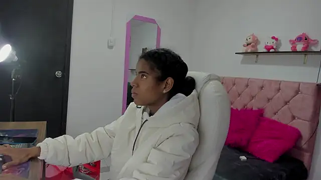 thianahorny online show from 02.04.26