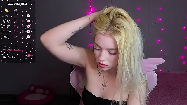 myprettylola online show from 05.04.26
