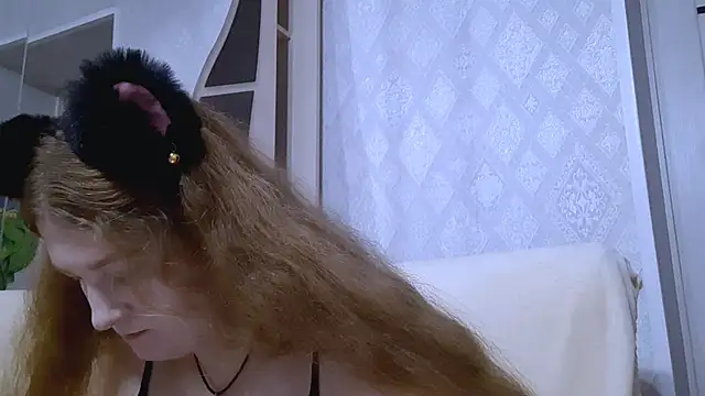 KissFlamee online show from 11.10.25